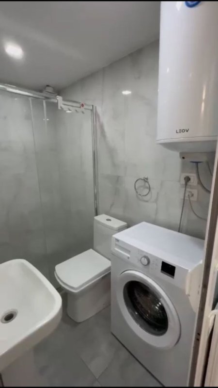 Tirane, jepet me qera apartament 1+1+Ballkon Kati 6, 60 m² 500 € (Kodra e Diellit prane Market Cok)