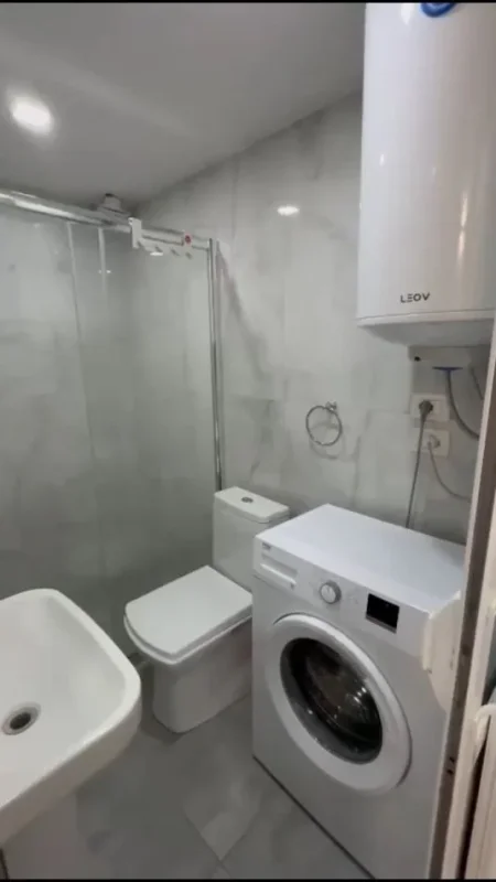Tirane, jepet me qera apartament 1+1+Ballkon Kati 6, 60 m² 500 € (Kodra e Diellit prane Market Cok)