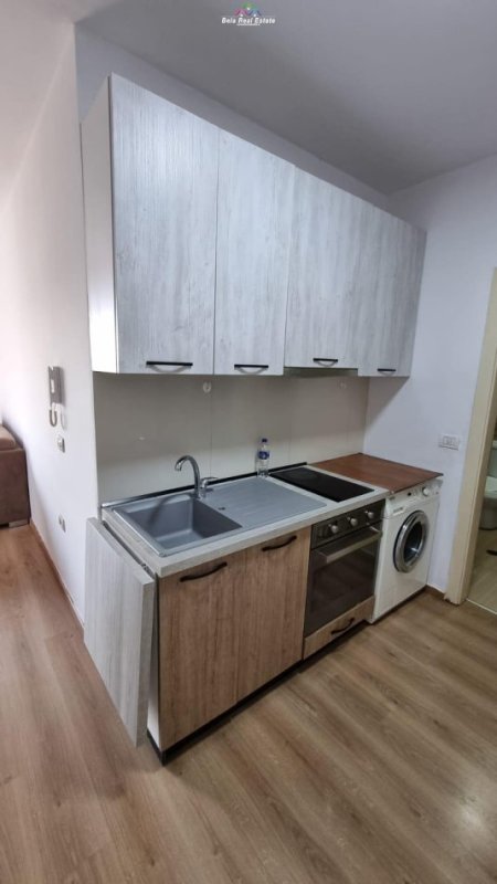 Tirane, jepet me qera apartament 1+1+Ballkon Kati 6, 40 m² 400 € (rruga e dibres)