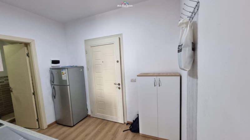Tirane, jepet me qera apartament 1+1+Ballkon Kati 6, 40 m² 400 € (rruga e dibres)