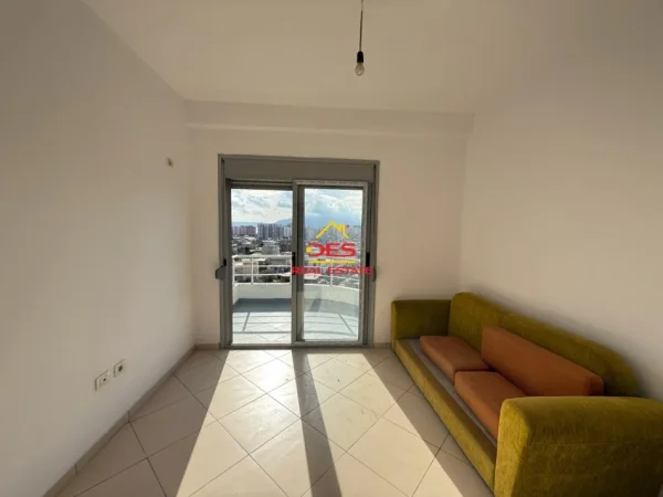 Vlore, shitet apartament 2+1+Ballkon Kati 6, 97 m² 115.000 € (Rruga Unaza)