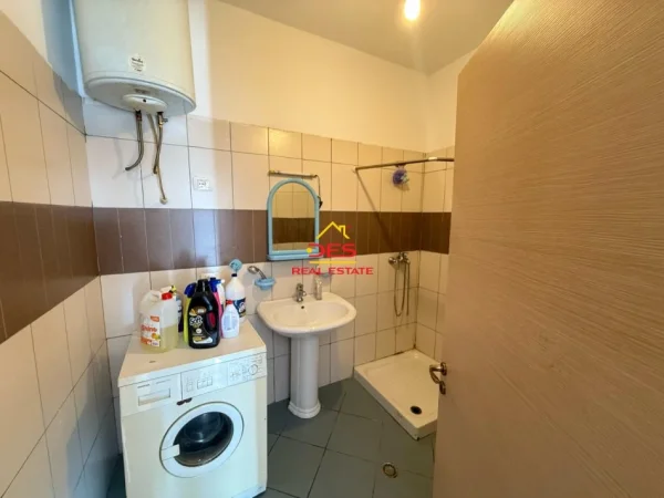 Vlore, shitet apartament 2+1+Ballkon Kati 6, 97 m² 115.000 € (Rruga Unaza)