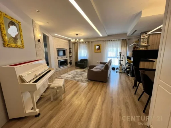 Tirane, jepet me qera apartament 3+1+Ballkon Kati 5, 133 m² 1.200 € (21 dhjetori)