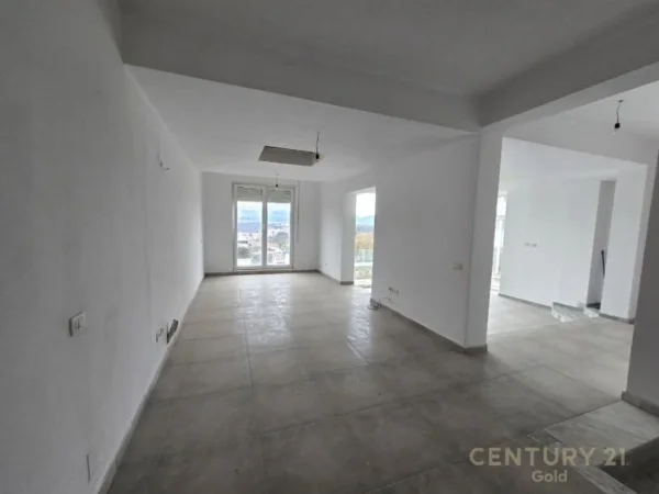 Tirane, shitet apartament 4+1+Ballkon , 350 m² 580.000 € (KODRA E DIELLIT 2)