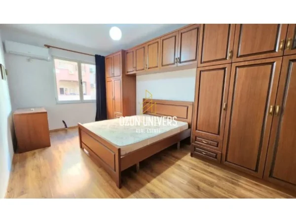 Tirane, jepet me qera apartament 2+1 Kati 4, 110 m² 500 € (astir)