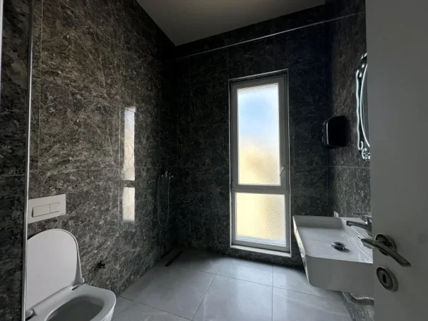 Tirane, shitet apartament 2+1+Ballkon Kati 6, 110 m² 285.000 € (sali butka)