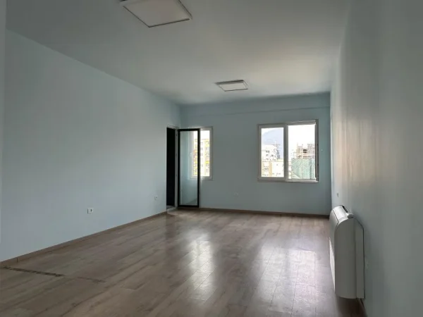 Tirane, shitet apartament 2+1+Ballkon Kati 6, 110 m² 285.000 € (sali butka)