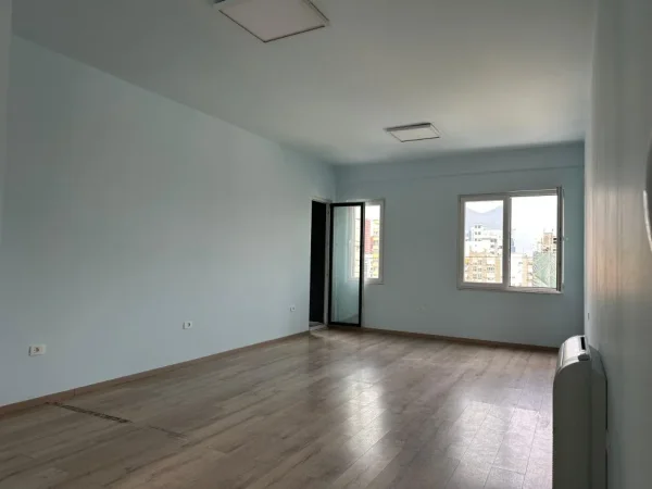 Tirane, shitet apartament 2+1+Ballkon Kati 6, 110 m² 285.000 € (sali butka)