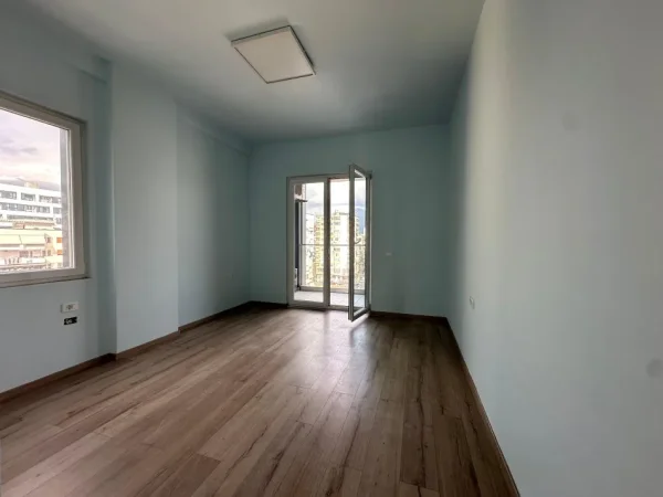 Tirane, shitet apartament 2+1+Ballkon Kati 6, 110 m² 285.000 € (sali butka)