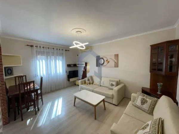 Tirane, shes 1+1+Ballkon Kati 3, 59 m² 110.000 € (Rruga e Kavajes)