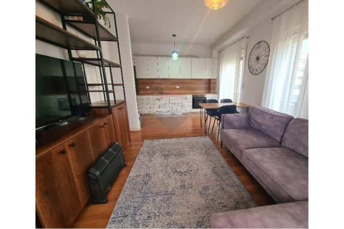 Tirane, jepet me qera apartament 2+1+Ballkon Kati 4, 90 m² 900 € (Don Bosko - Hipoteka)