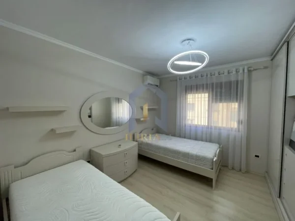 Tirane, shes 1+1+Ballkon Kati 3, 59 m² 110.000 € (Rruga e Kavajes)
