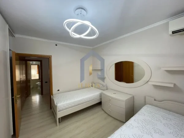 Tirane, shes 1+1+Ballkon Kati 3, 59 m² 110.000 € (Rruga e Kavajes)