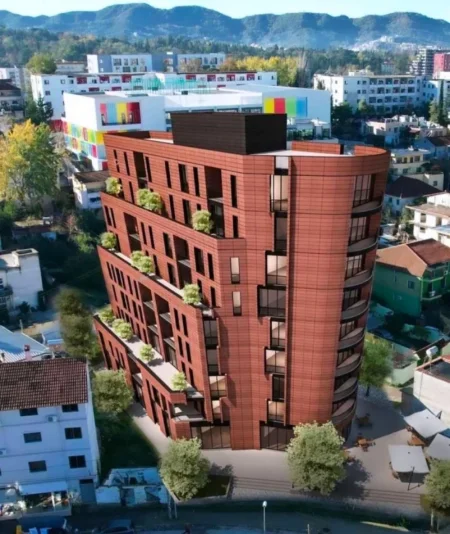 Tirane, shitet apartament 3+1+Ballkon Kati 1, 173 m² 239.000 € (Rruga Ali Visha, pranë Tregut Elektrik.)