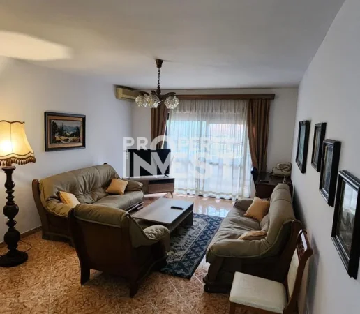 Tirane, jepet me qera apartament 2+1 Kati 4, 110 m² 500 € (pallati me shigjeta)