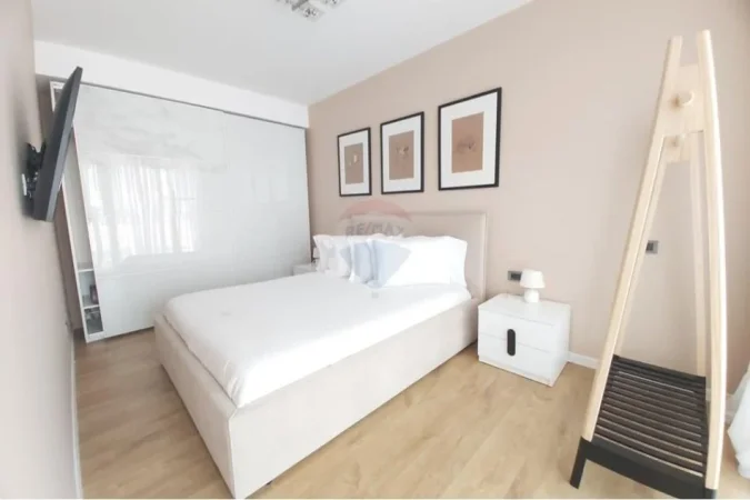 Tirane, jepet me qera apartament 2+1 Kati 8, 122 m² 1.500 € (Kompleksi Nobis)