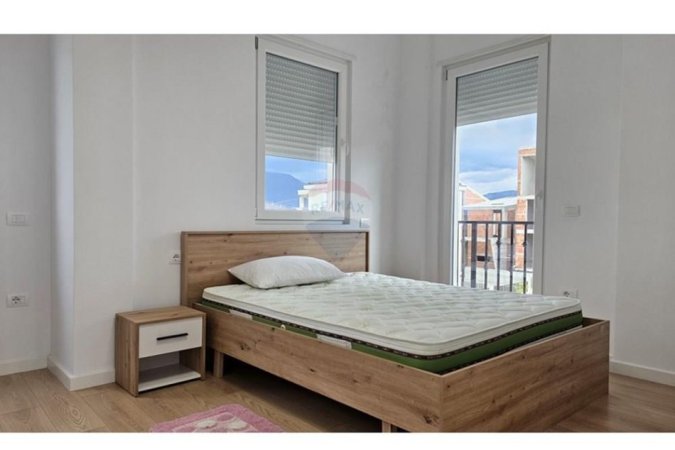Tirane, jepet me qera 4+1 , 608 m² 2.500 € 