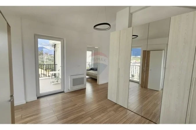 Tirane, jepet me qera 4+1 , 608 m² 2.500 € 