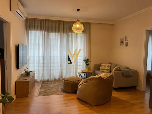 Tirane, jepet me qera apartament 2+1+Ballkon Kati 4, 80 m² 800 € (BRRYLI)