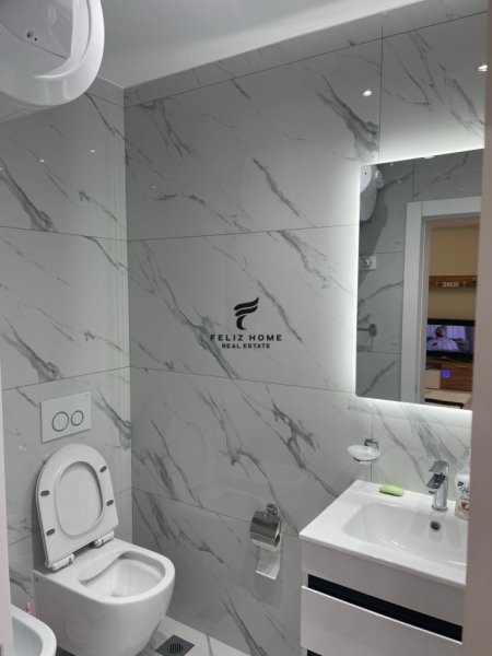 Tirane, jepet me qera apartament 1+1+Ballkon Kati 9, 70 m² 900 € (RRUGA E KOSOVAREVE)