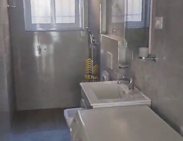 Tirane, jepet me qera Vile 1+1 Kati 1, 50 m² 400 € (Rruga Kokonozeve)