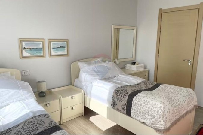 Tirane, jepet me qera apartament 3+1+Ballkon Kati 3, 135 m² 1.000 € 
