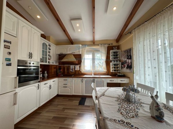 Shitet, Apartament 2+1+Post Parkimi, Gjiri I Lalëzit 250.000 €