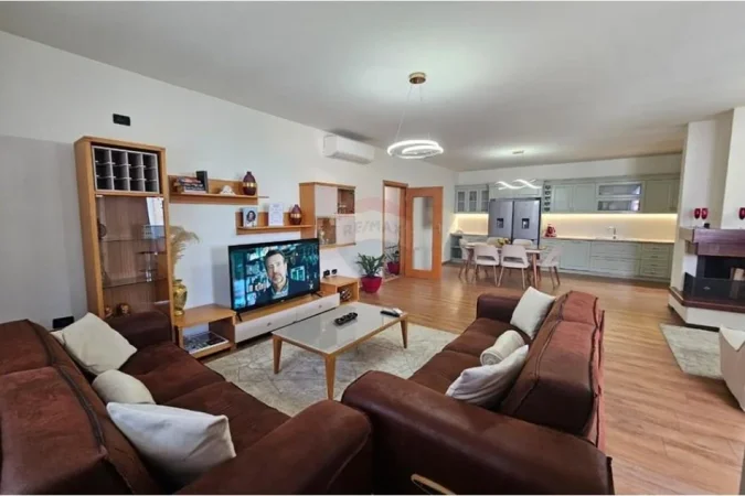 Tirane, jepet me qera 3+1+Ballkon Kati 8, 222 m² 1.600 € 