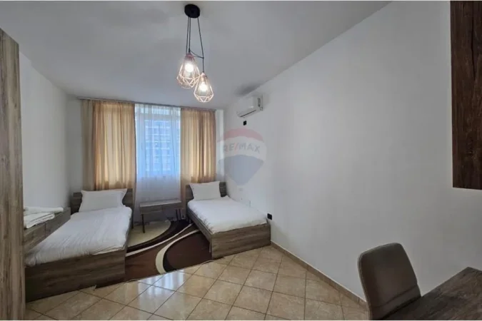 Tirane, jepet me qera 3+1+Ballkon Kati 8, 222 m² 1.600 € 
