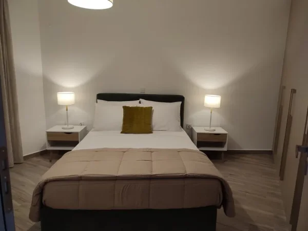 Tirane, jepet me qera apartament 2+1 Kati 2, 96 m² 450 € (fresk)