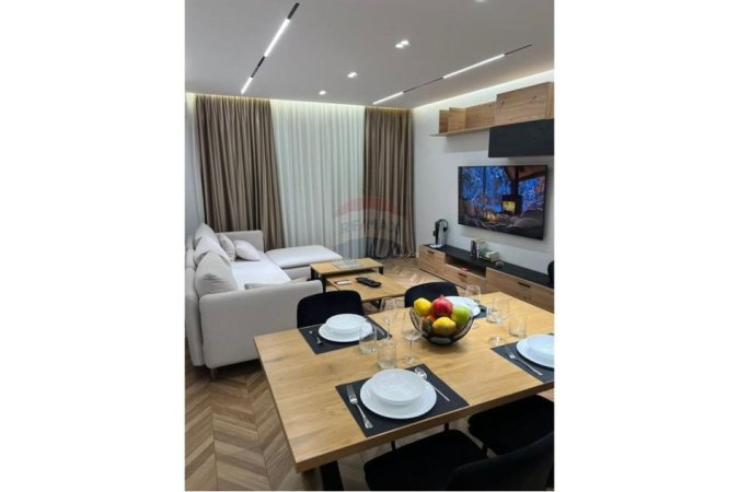 Tirane, jepet me qera apartament 1+1+Ballkon Kati 7, 85 m² 1.000 € 