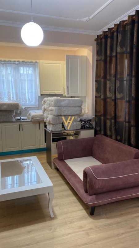 Tirane, jepet me qera shtepi 1+1+Aneks+Ballkon Kati 0, 60 m² 400 € (PORCELAN)