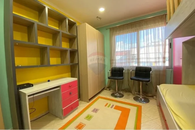 Tirane, jepet me qera apartament 2+1 Kati 9, 104 m² 500 € (Astir)