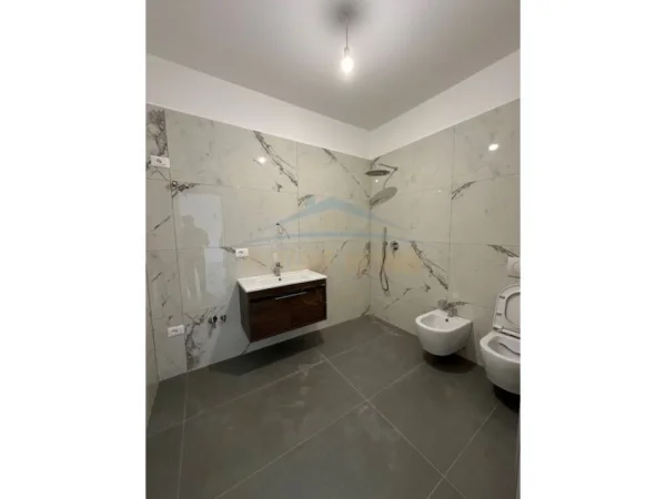 Durres, shitet apartament 1+1 Kati 1, 76 m² 106.000 € (Golem)