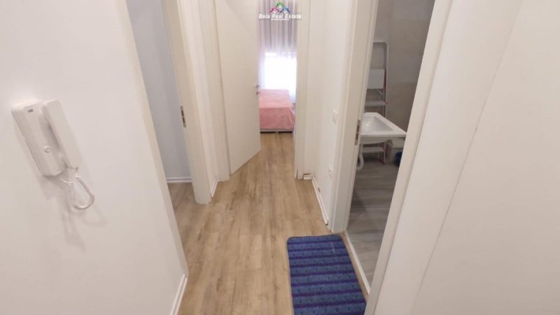 Tirane, jepet me qera apartament 1+1+Ballkon Kati 5, 65 m² 550 € (don bosko)