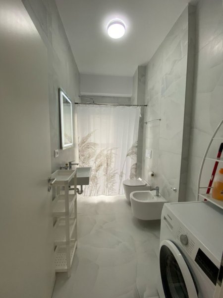 Tirane, jepet me qera apartament 1+1+Aneks Kati 6, 52 m² 400 € (ali demi)