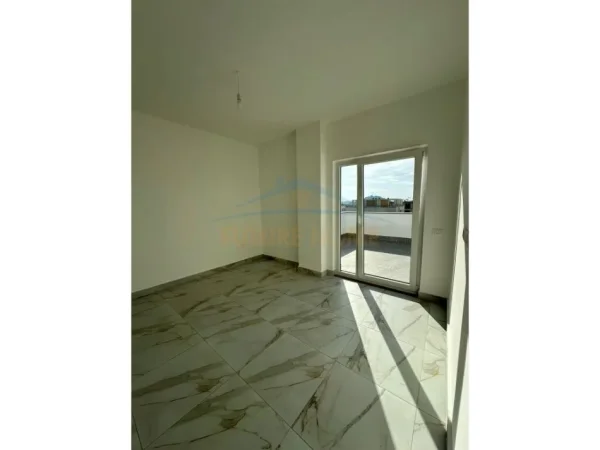 Durres, shitet apartament 1+1+Ballkon Kati 2, 76 m² 114.000 € (Golem)