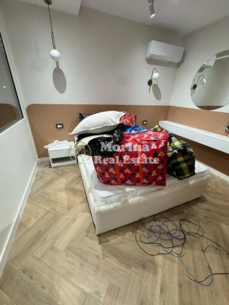 Tirane, jepet me qera apartament 1+1 Kati 1, 65 m² 500 € (Rruga 5 Maji)