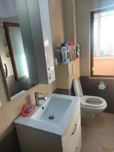 Tirane, shitet apartament 2+1 Kati 5, 85 m² 125.000 € (SHITET APARTAMENTI 2+1 TEK VARRI I BAMIT NE XHAMLLIK.)