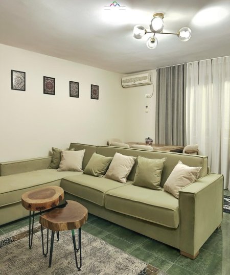 Tirane, jepet me qera apartament 1+1+Ballkon Kati 4, 68 m² 550 € (21 dhjetori)