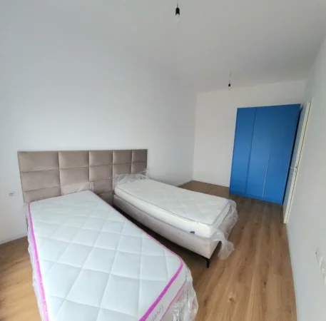 Tirane, jepet me qera apartament 1+1+Ballkon Kati 2, 65 m² 400 € (rruga Pasho Hysa)