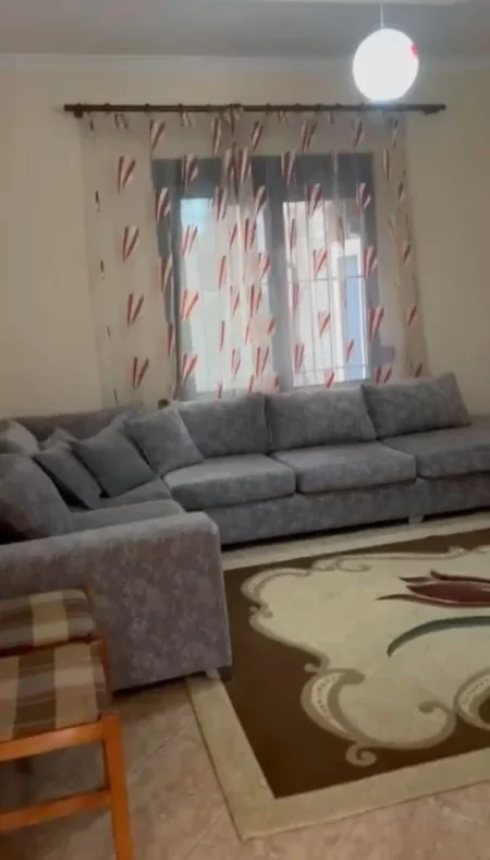 Tirane, jepet me qera shtepi 1+1 Kati 1, 60 m² 300 € (rruga Besa)