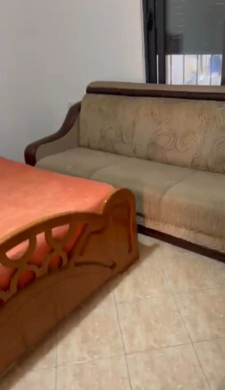 Tirane, jepet me qera shtepi 1+1 Kati 1, 60 m² 300 € (rruga Besa)
