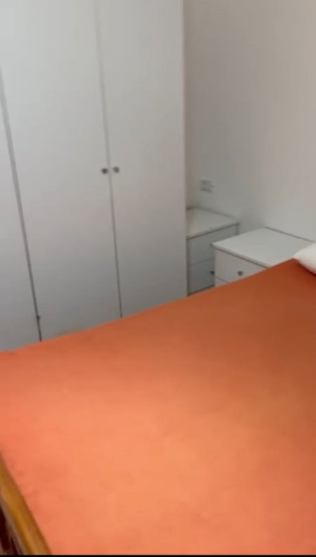 Tirane, jepet me qera shtepi 1+1 Kati 1, 60 m² 300 € (rruga Besa)