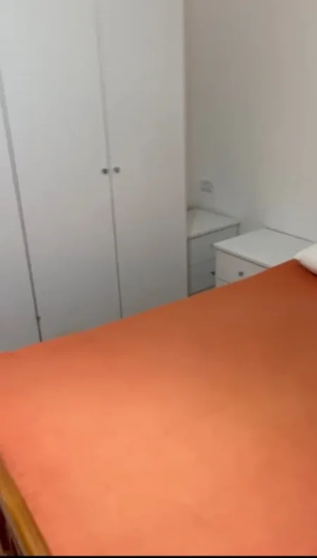 Tirane, jepet me qera shtepi 1+1 Kati 1, 60 m² 300 € (rruga Besa)