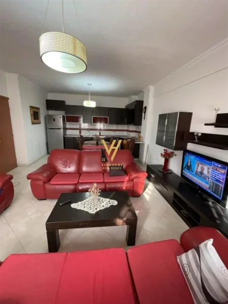 Tirane, jepet me qera apartament 2+1+Ballkon Kati 2, 96 m² 450 € (DAJT)