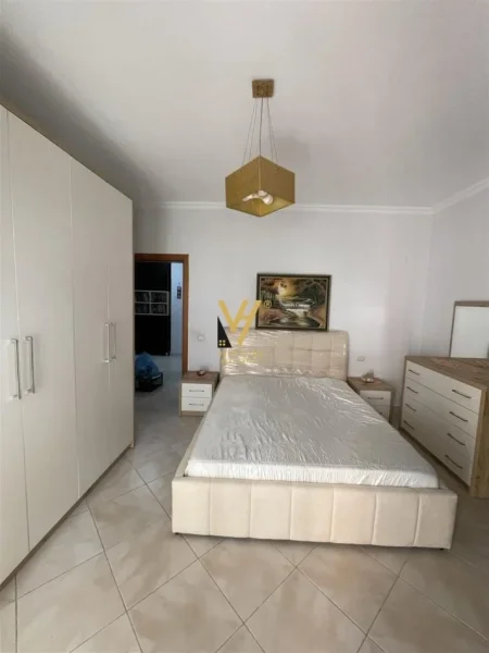 Tirane, jepet me qera apartament 2+1+Ballkon Kati 2, 96 m² 450 € (DAJT)