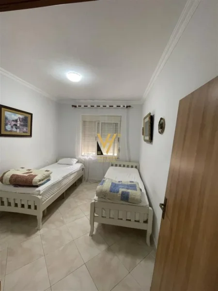 Tirane, jepet me qera apartament 2+1+Ballkon Kati 2, 96 m² 450 € (DAJT)