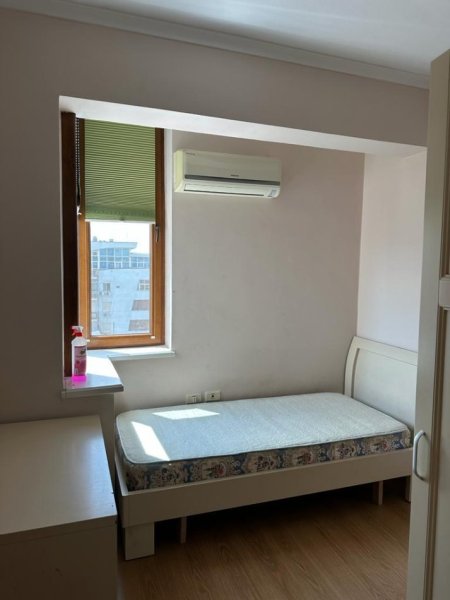 Tirane, jepet me qera apartament 2+1+Ballkon Kati 10, 100 m² 700 € (rruga e Kavajes)