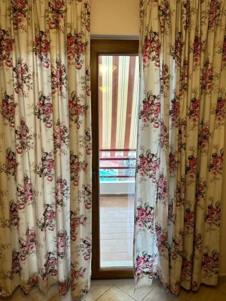 Tirane, jepet me qera apartament 2+1+Ballkon Kati 10, 100 m² 700 € (rruga e Kavajes)